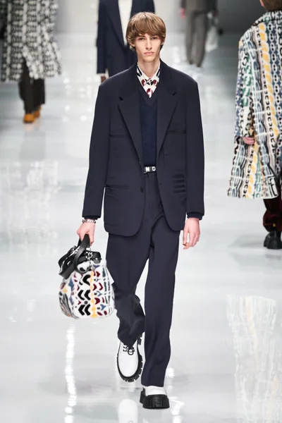 Look 37
